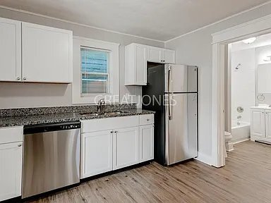 Photo - 1557 Lawton Ave