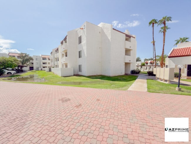 Photo - Stunning Fully-Furnished 2/2 Glendale Cond...