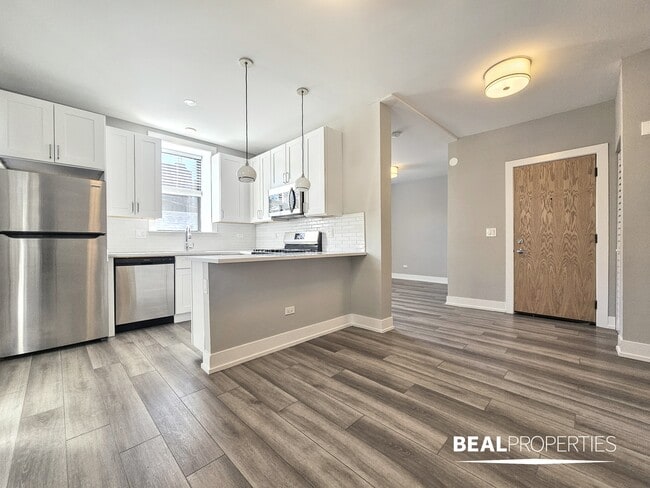 Building Photo - 3935 N Janssen Unit 1