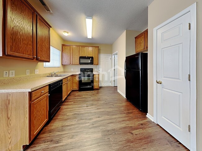 Photo - 539 Rockbridge Dr