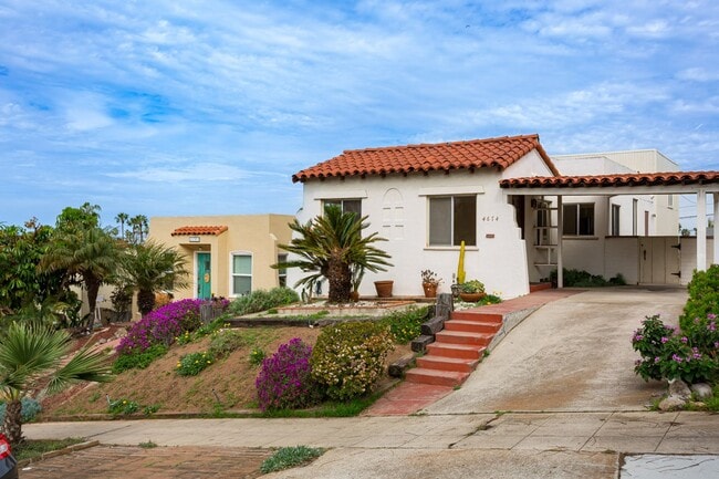 Building Photo - Spanish Coastal Charmer with Ocean Views -- Walk to the Beach
