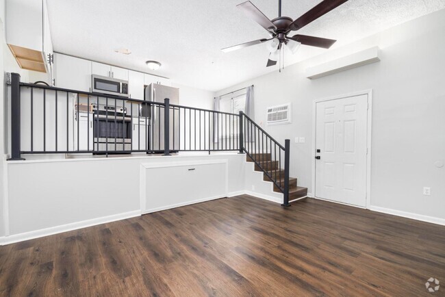 Building Photo - 3800 Memorial Blvd Rental