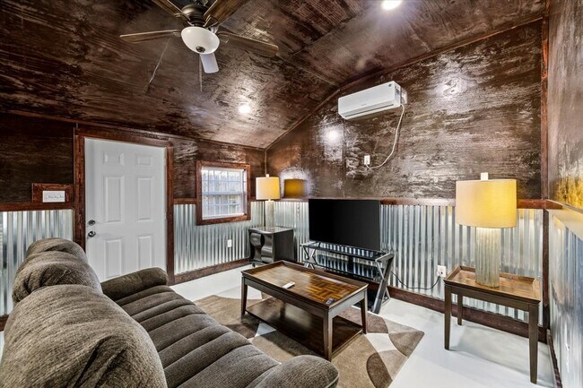 Photo - 2823 Avenue Q Unidad B