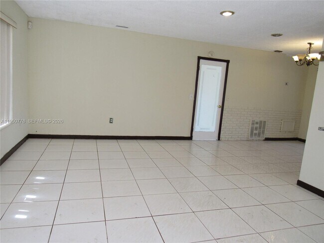 Photo - 7913 Ramona St