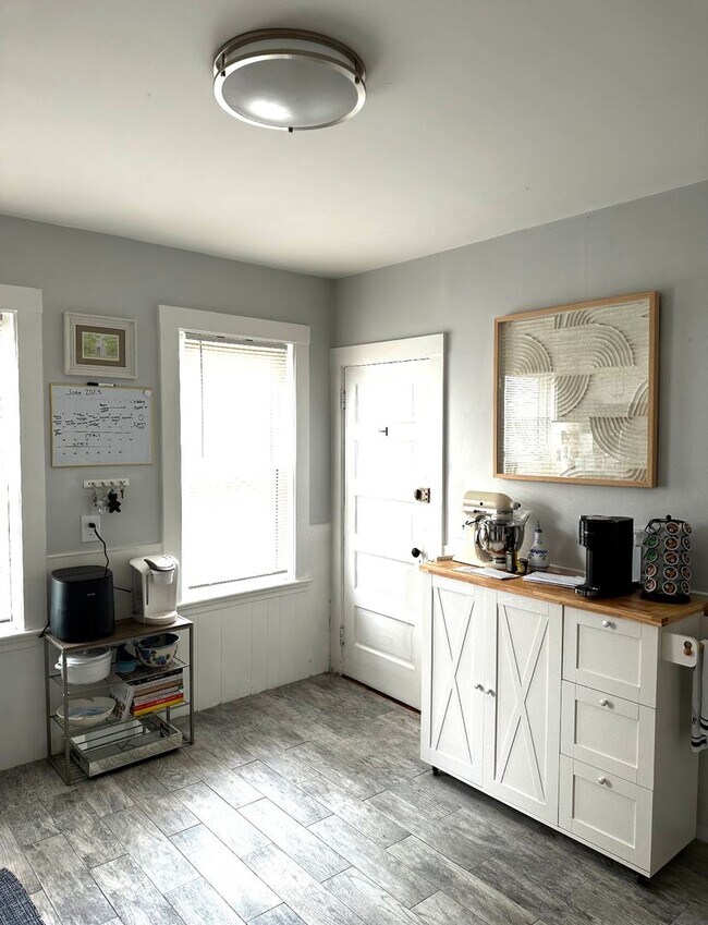 Photo - Spacious Three Bedroom Apartment