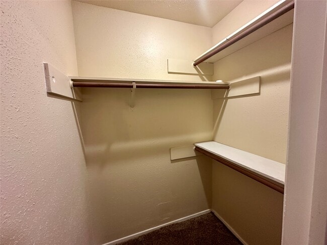 Building Photo - 7646 Western Oak Ln