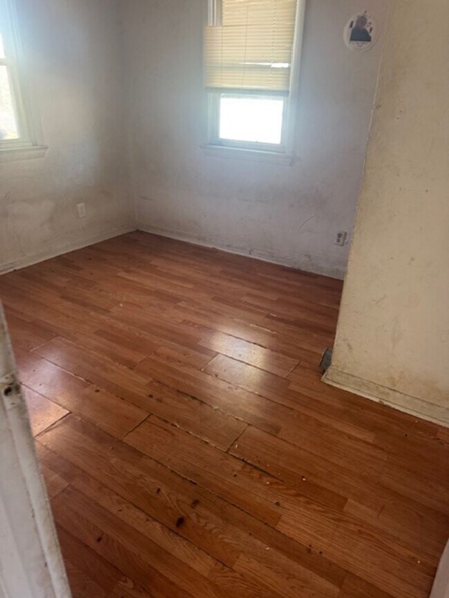 Photo - RENT TO OWN / ALQUILER CON OPCIÓN A COMPRA / HANDYMAN SPECIAL / ESPECIAL PARA MANITAS