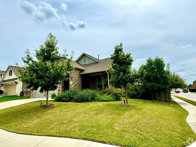 9000sq ft corner lot - 241 Frio Ln Rental