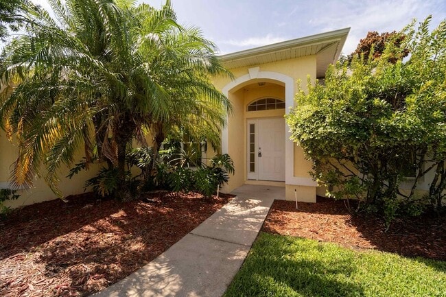 957 Windward Way