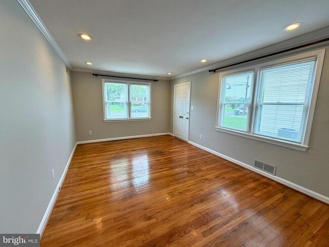 Photo - 6825 Westmoreland Rd