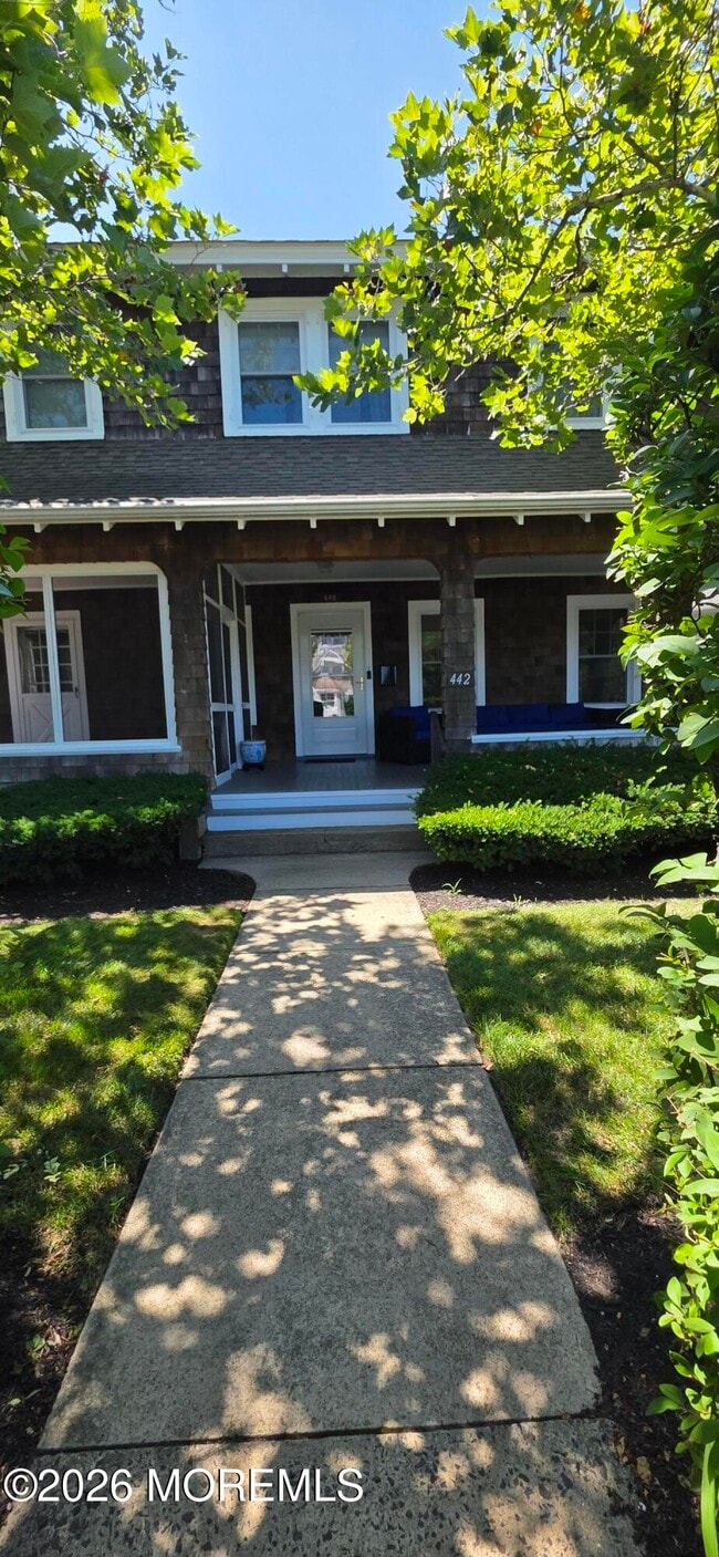 Photo - 442 Main St