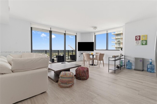 Building Photo - 121 NE 34th St Unit 2109