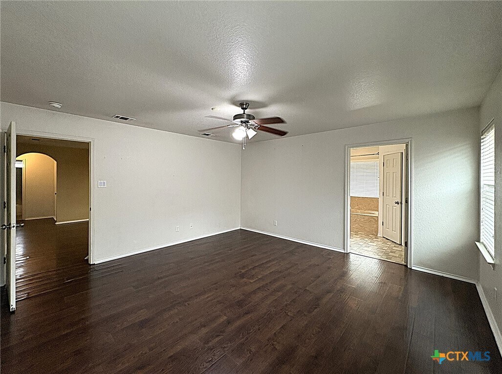 Photo - 2404 Griffin Dr