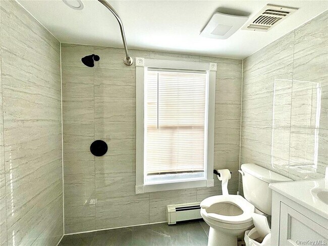 Photo - 1433 Old Northern Blvd