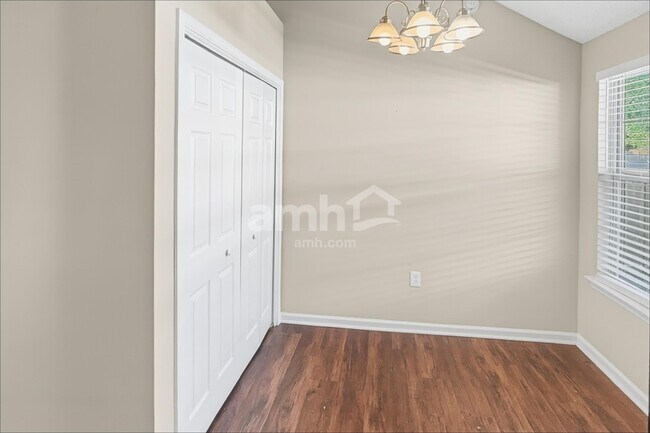 13 Sweetwater Ln
