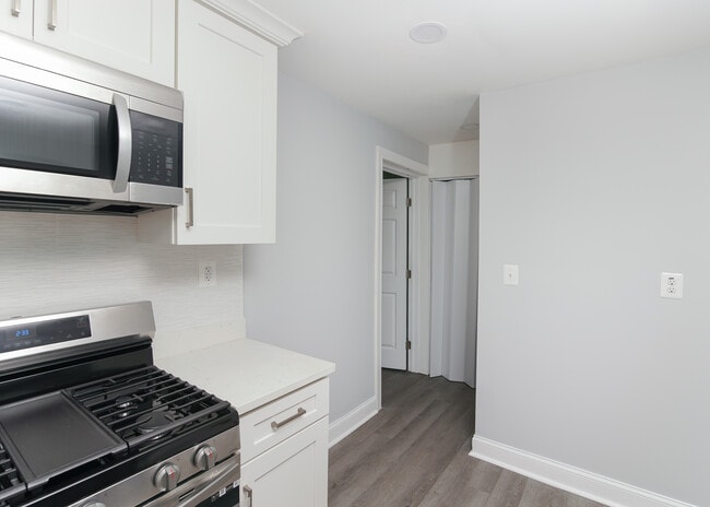 Photo - 9749 52nd Ave