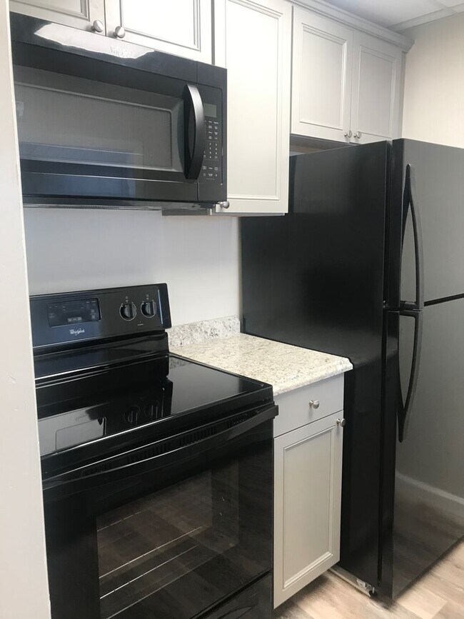 2 Bedroom / 1 Bath Two Level Townhome ? Gr... House Rental in Johnson