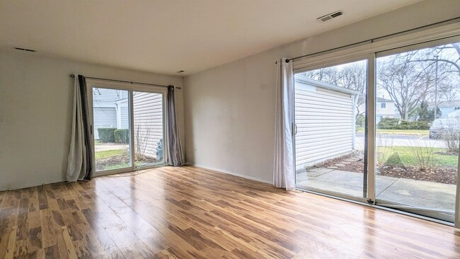 Photo - 791 Barnaby Pl