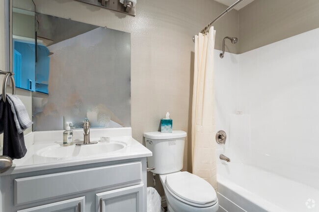 1HAB, 1BA - 450 ft² - The Madison