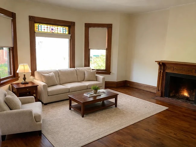 Photo - 360 Laurel St