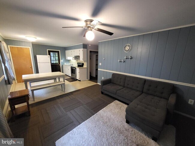 Photo - 24 Greenhouse Ln