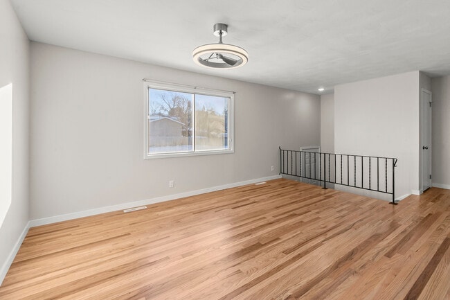 Living Area - 4622 Parkview Dr