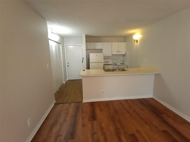 Photo - 2771 Riverside Dr Unit 511-a