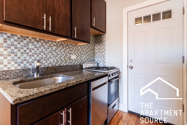 Photo - 2907 N Mildred Ave Unit 1L