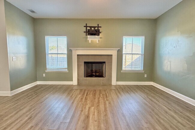 Photo - AVAILABLE MID-MARCH 2026! (Pet Friendly)