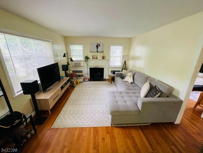 Photo - 274 Woodland Ave