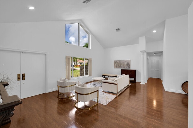 Photo - 4320 St Charles Way