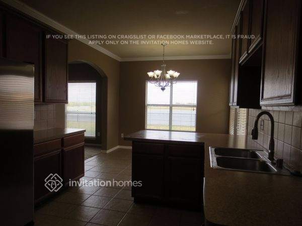 425 Hummingbird Trail