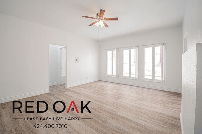 Building Photo - 350 E Cypress Ave Unit 3D