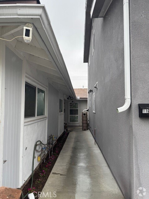 Building Photo - 11608 Paso Robles Ave Unit 11608 Rental