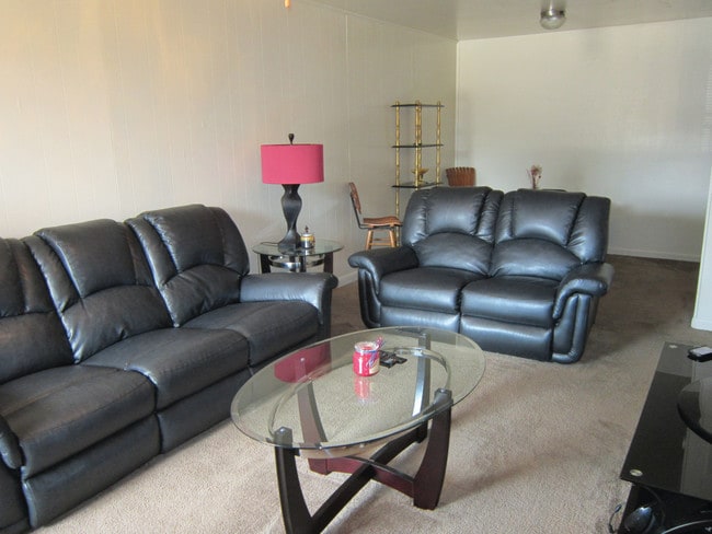 Royal Crest Apartments