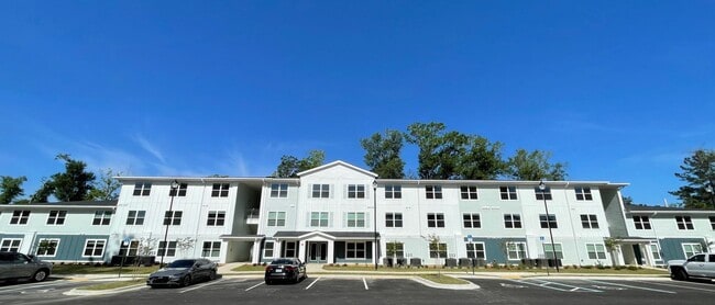 Main Exterior - Marianna Crossings *INCOME RESTRICTIONS* Apartments
