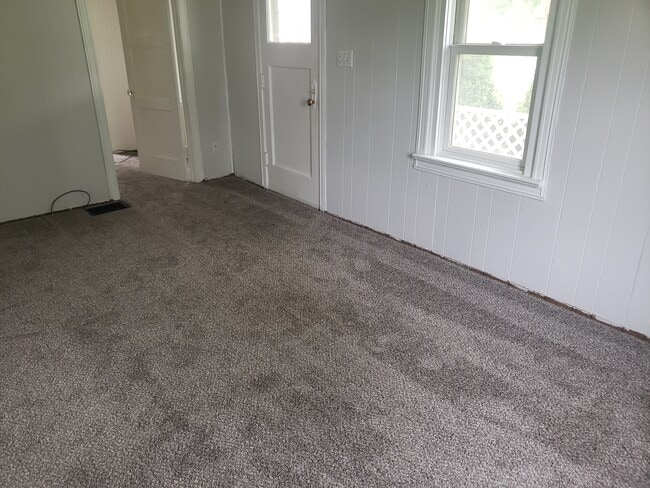 Photo - 247 Henricks Rd