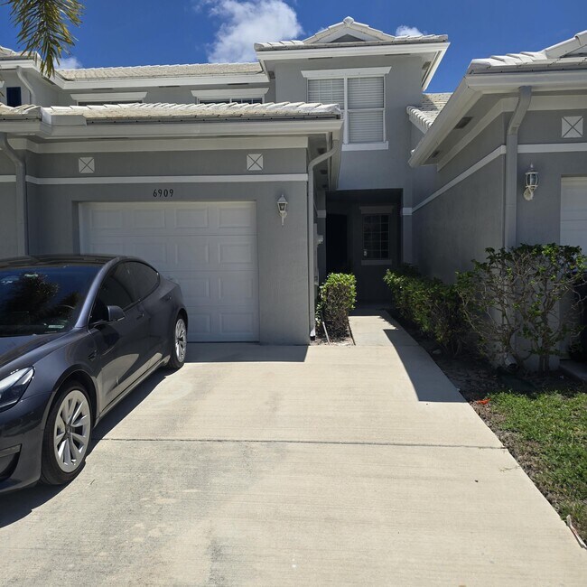 6909 Blue Skies Dr