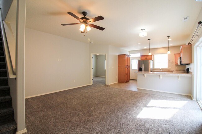 Photo - 3 Bed/2.5 Bath Kennewick Townhouse