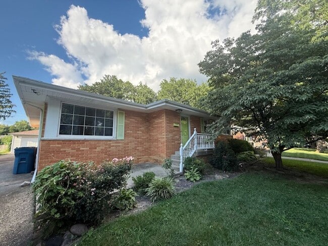 Photo - 2125 Brentwood Dr