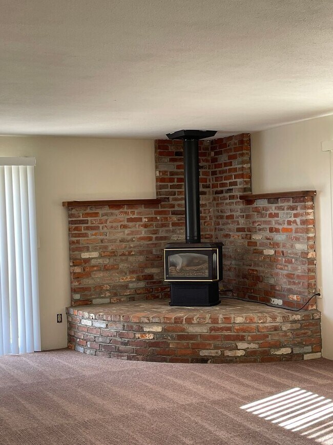 Wonderful Views Four Bedroom Home Rental House Rental in King City