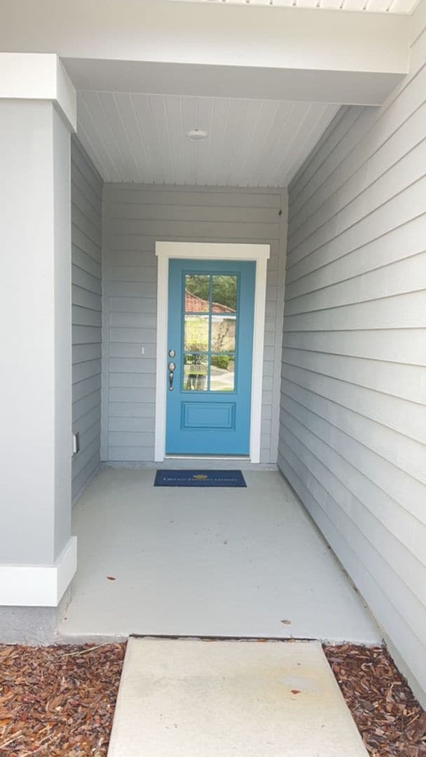 Photo - Luxury 3 Bedroom 2.5 Bath 2 car garage Townhome in the Gated Community of the Hammock