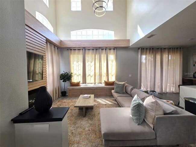 734 Monroe Cir