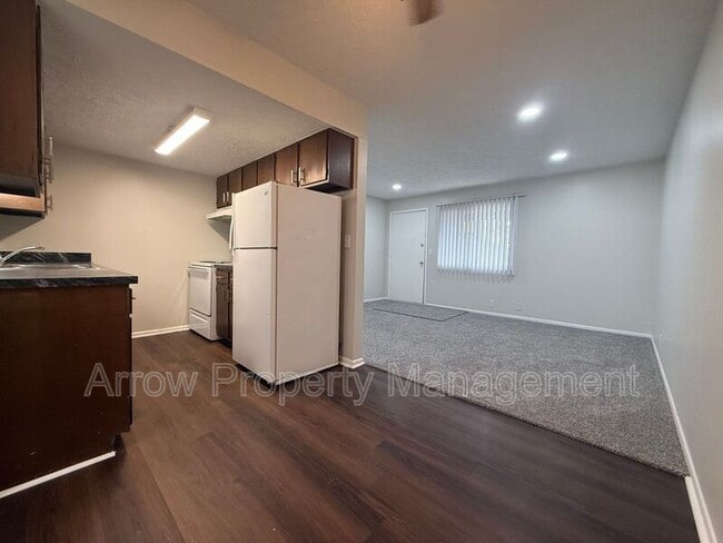 Photo - 2338 Lynn St