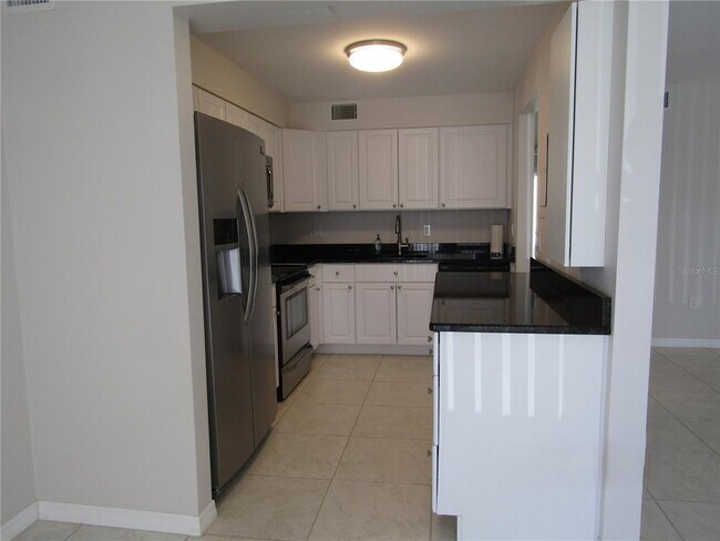 7304 W Country Club Dr N Unit 115