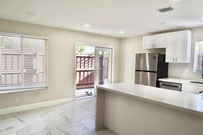 Photo - 110 SW 20th Ave