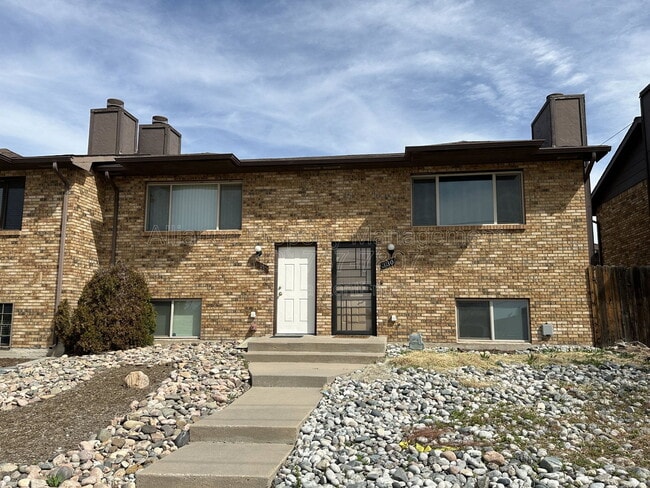 Building Photo - 328 Mt View Ln