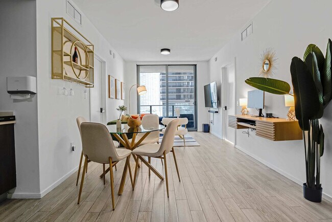 Photo - 404 NE 2nd Ave Unidad SI ID1507058P