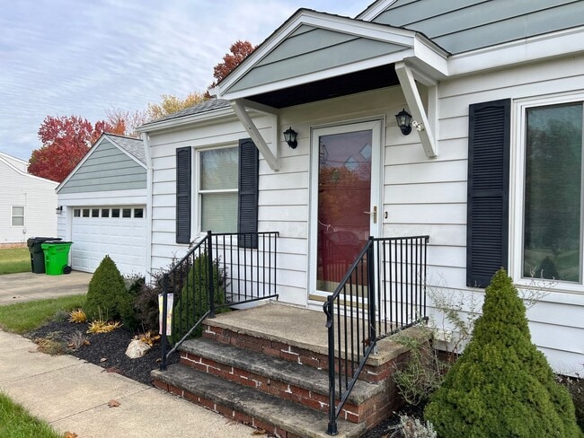 Photo - 743 Lander Rd