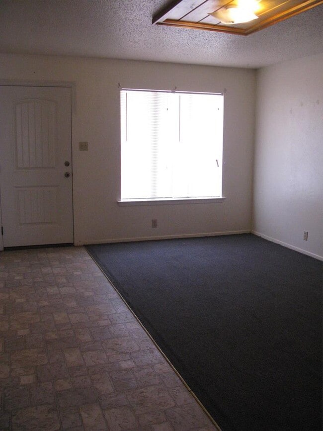 Photo - 410 SE 6th St